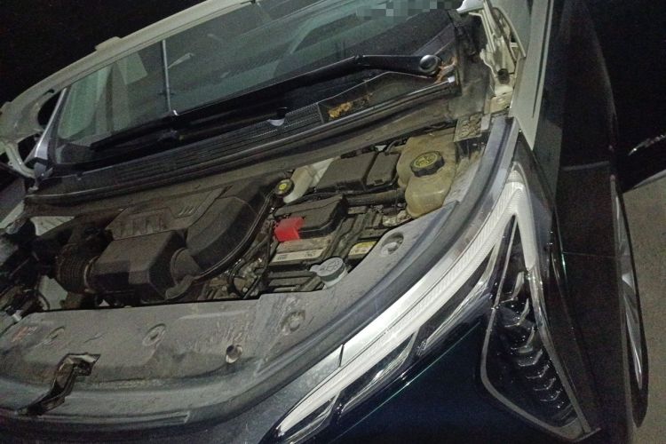 Used Buick Century 2023 2.0T Six-Seater Yinshi Edition Engine Bay Left