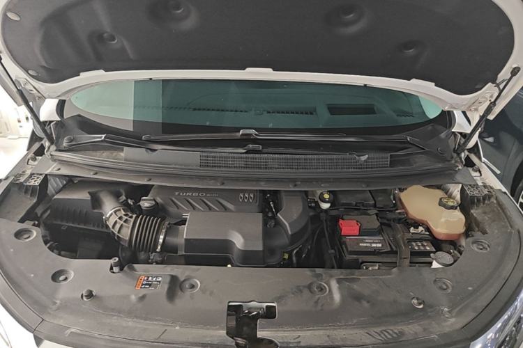 Used Buick Century 2023 2.0T Six-Seater Yinshi Edition Engine Bay