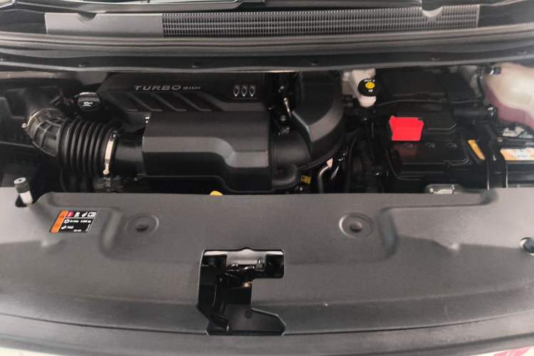 Used Buick Century 2023 2.0T Seven-Seater Yinshi Edition Engine Bay