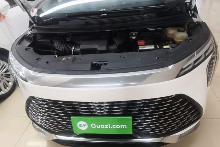 Used Buick Century 2023 2.0T Seven-Seater Yinshi Edition Engine Bay