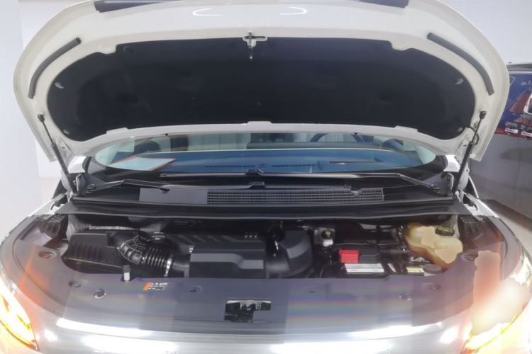 Used Buick Century 2023 2.0T Six-Seater Yinshi Edition Engine Bay