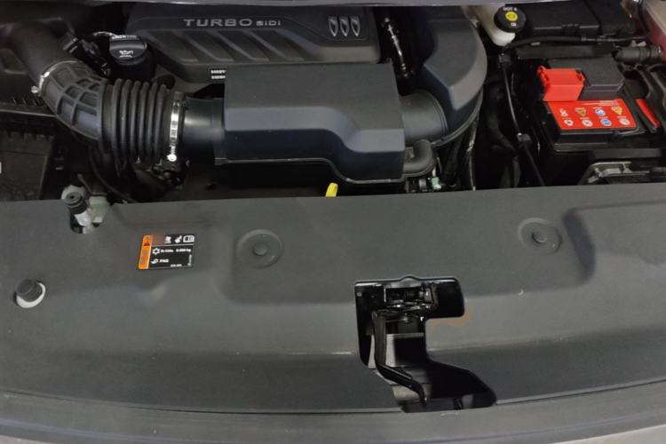 Used Buick Century 2023 2.0T Six-Seater Yinshi Edition Engine Bay