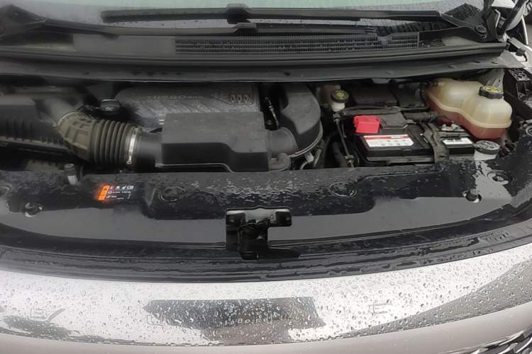 Used Buick Century 2023 2.0T Six-Seater Yinshi Edition Engine Bay