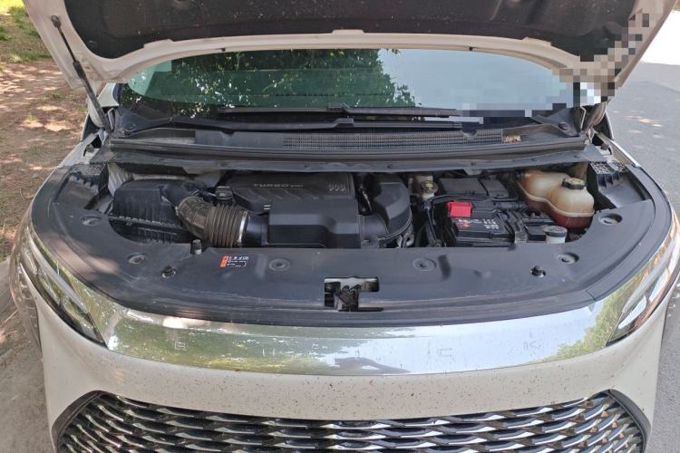 Used Buick Century 2023 2.0T Six-Seater Yinshi Edition Engine Bay