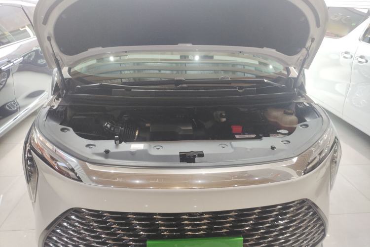 Used Buick Century 2023 2.0T Six-Seater Yinshi Edition Engine Bay