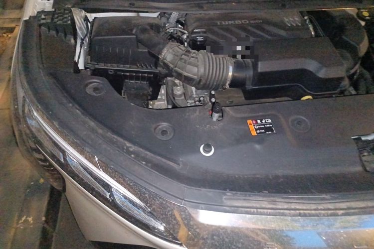 Used Buick Century 2023 2.0T Six-Seater Yinshi Edition Engine Bay Right
