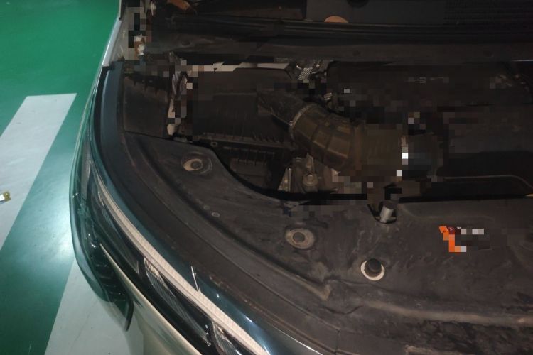 Used Buick Century 2023 2.0T Six-Seater Yinshi Edition Engine Bay Right