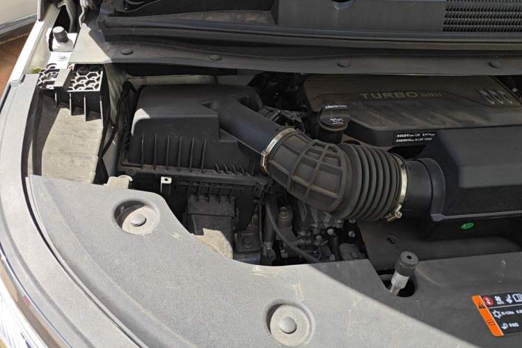 Used Buick Century 2023 2.0T Six-Seater Yinshi Edition Engine Bay Right