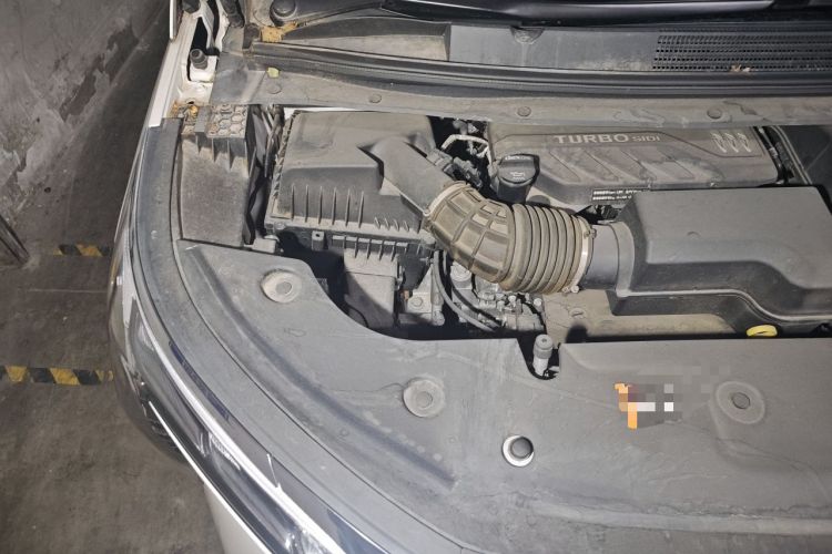 Used Buick Century 2023 2.0T Six-Seater Yinshi Edition Engine Bay Right