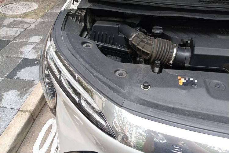 Used Buick Century 2023 2.0T Seven-Seater Yinshi Edition Engine Bay Right