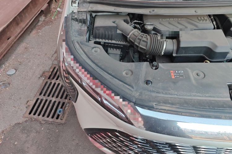 Used Buick Century 2023 2.0T Six-Seater Yinshi Edition Engine Bay Right