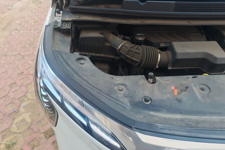 Used Buick Century 2023 2.0T Six-Seater Yinshi Edition Engine Bay Right