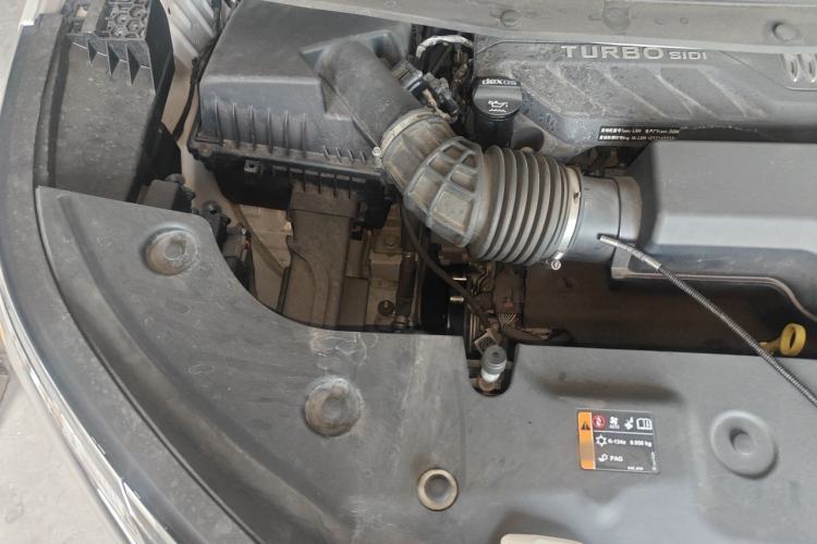 Used Buick Century 2023 2.0T Seven-Seater Yinshi Edition Engine Bay Right