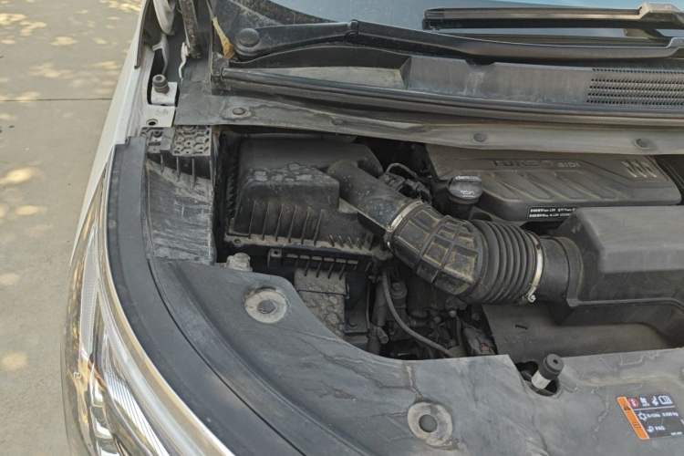 Used Buick Century 2023 2.0T Seven-Seater Yinshi Edition Engine Bay Right