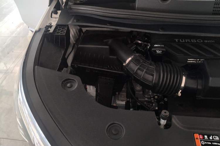 Used Buick Century 2023 2.0T Seven-Seater Yinshi Edition Engine Bay Right
