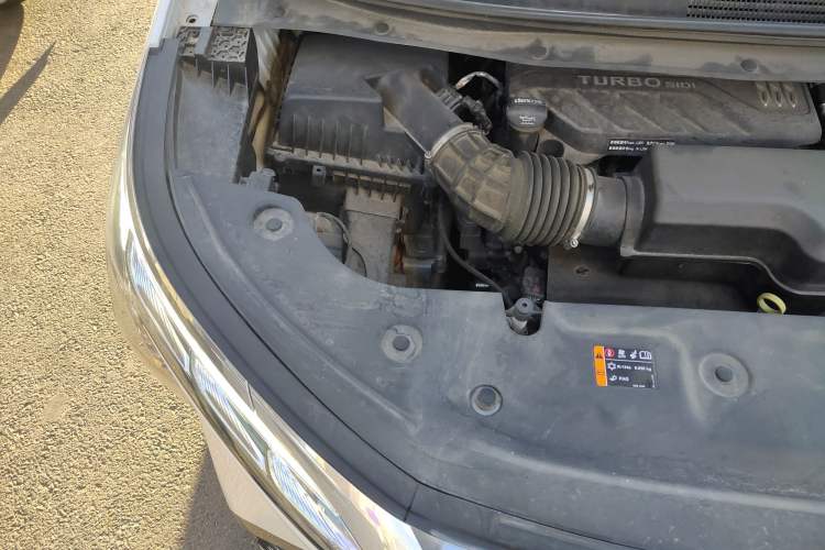 Used Buick Century 2023 2.0T Six-Seater Yinshi Edition Engine Bay Right