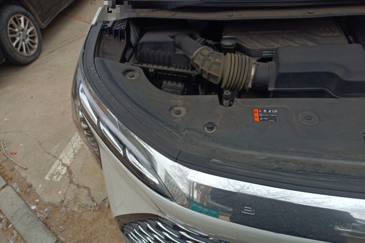 Used Buick Century 2023 2.0T Six-Seater Yinshi Edition Engine Bay Right