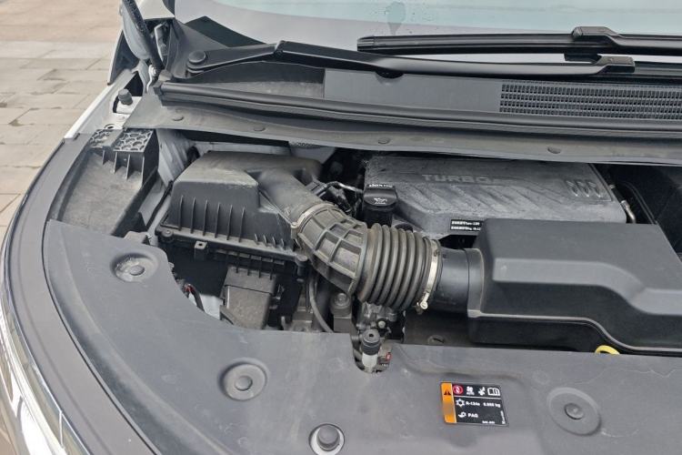 Used Buick Century 2023 2.0T Seven-Seater Yinshi Edition Engine Bay Right