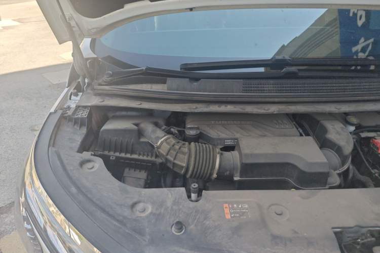 Used Buick Century 2023 2.0T Seven-Seater Yinshi Edition Engine Bay Right