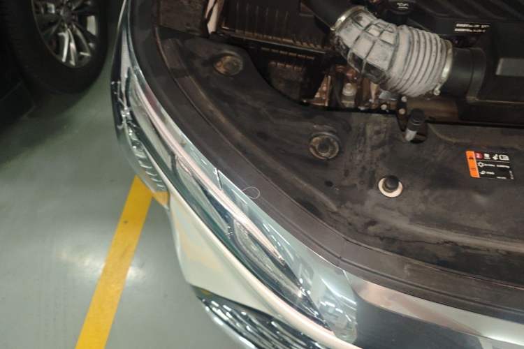 Used Buick Century 2023 2.0T Six-Seater Yinshi Edition Engine Bay Right