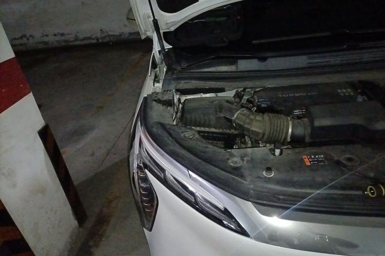 Used Buick Century 2023 2.0T Seven-Seater Yinshi Edition Engine Bay Right