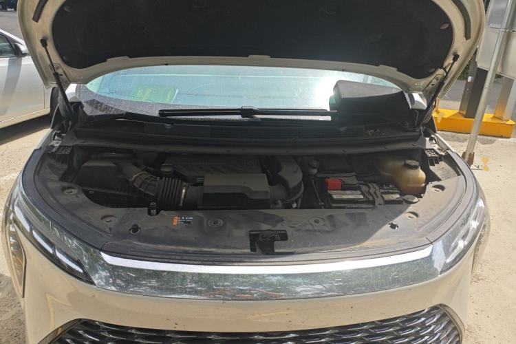Used Buick Century 2023 2.0T Six-Seater Yinshi Edition Engine Bay