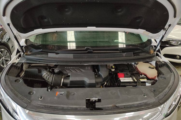 Used Buick Century 2023 2.0T Six-Seater Yinshi Edition Engine Bay