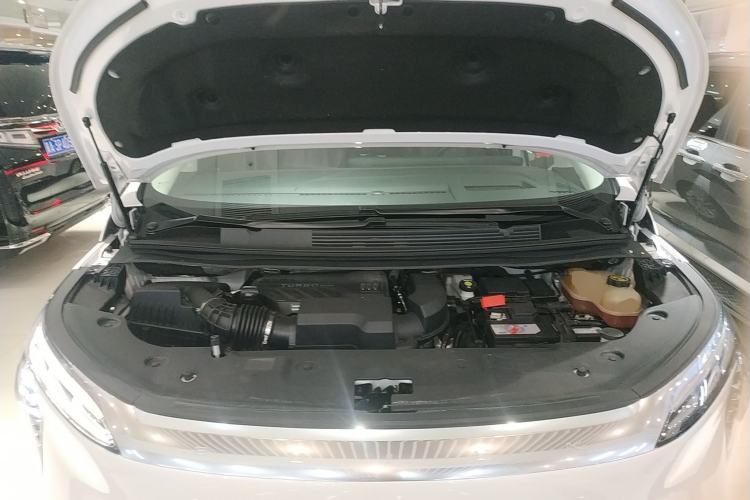 Used Buick Century 2023 2.0T Six-Seater Yinshi Edition Engine Bay