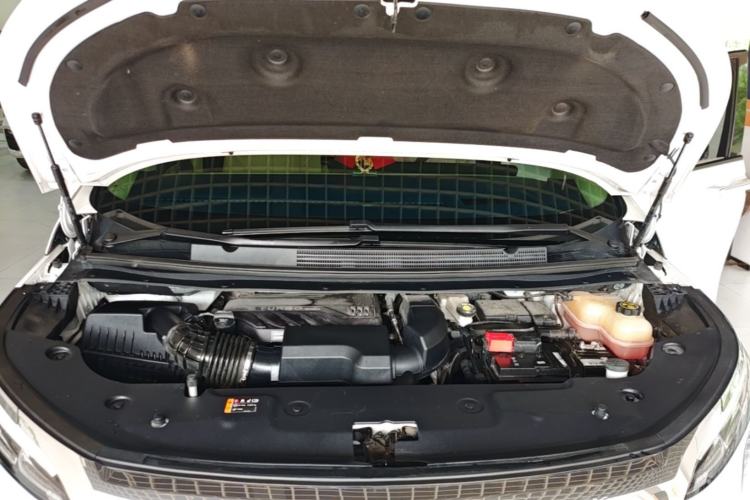Used Buick Century 2023 2.0T Six-Seater Yinshi Edition Engine Bay