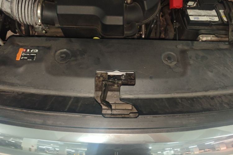 Used Buick Century 2023 2.0T Six-Seater Yinshi Edition Engine Bay