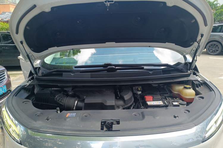 Used Buick Century 2023 2.0T Four-Seat Private Edition Engine Bay