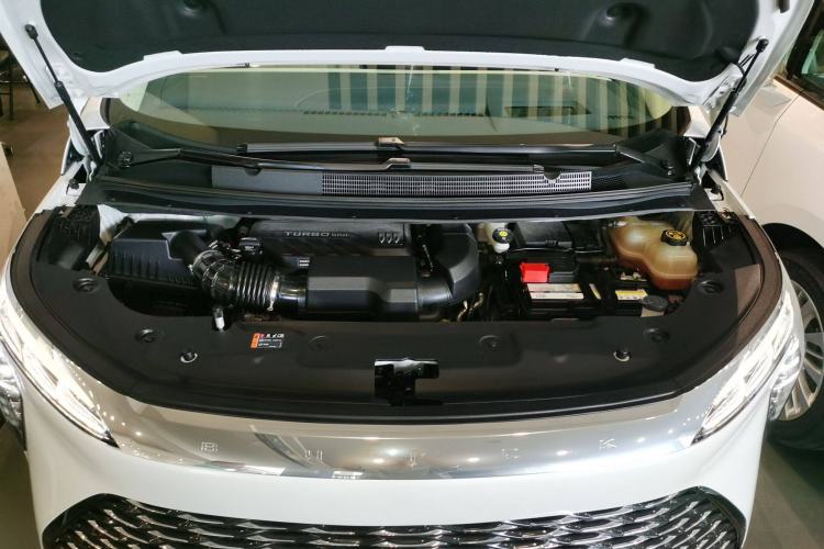 Used Buick Century 2023 2.0T Six-Seater Yinshi Edition Engine Bay