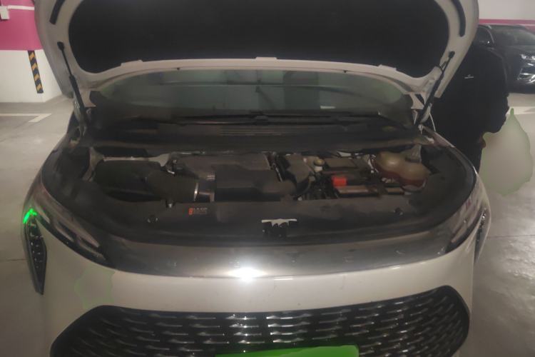 Used Buick Century 2023 2.0T Six-Seater Yinshi Edition Engine Bay