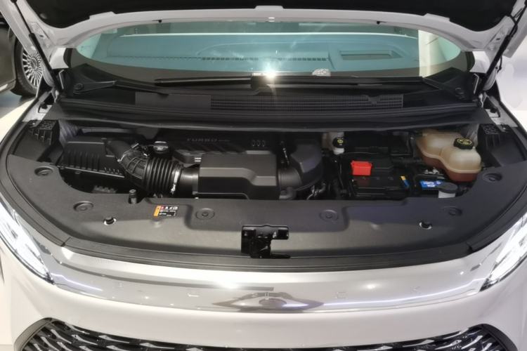 Used Buick Century 2023 2.0T Six-Seater Yinshi Edition Engine Bay
