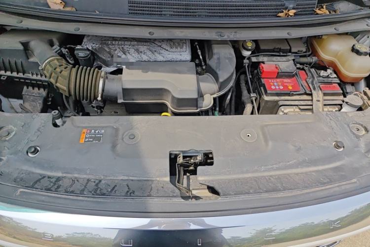 Used Buick Century 2023 2.0T Six-Seater Yinshi Edition Engine Bay