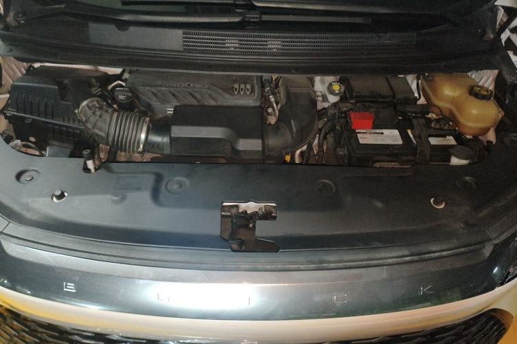 Used Buick Century 2023 2.0T Four-Seat Private Edition Engine Bay