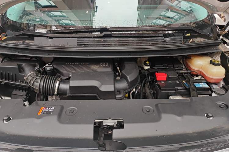 Used Buick Century 2023 2.0T Six-Seater Yinshi Edition Engine Bay