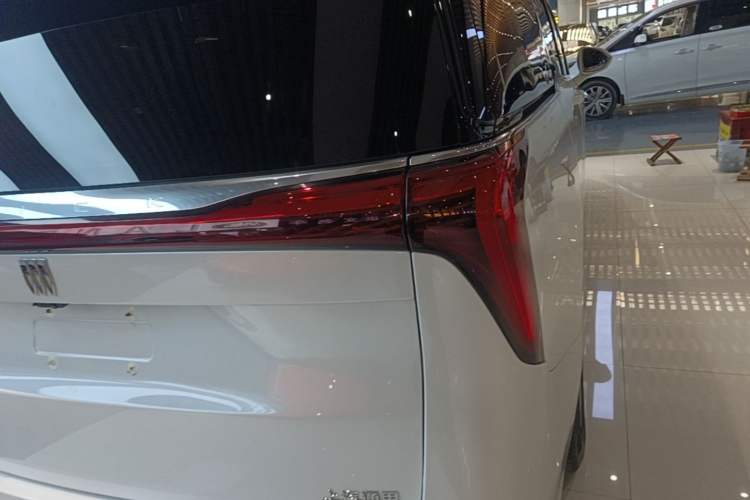 Used Buick Century 2023 2.0T Six-Seater Yinshi Edition Exterior 3
