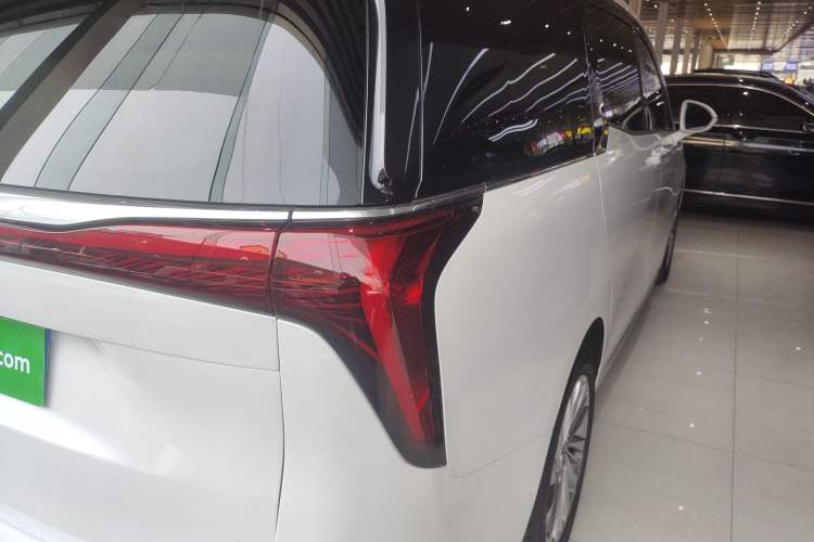 Used Buick Century 2023 2.0T Six-Seater Yinshi Edition Exterior 3