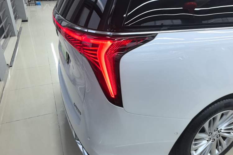 Used Buick Century 2023 2.0T Seven-Seater Yinshi Edition Exterior 3