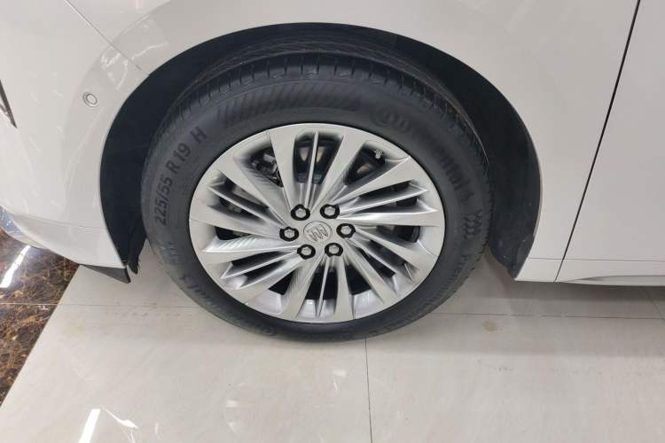 Used Buick Century 2023 2.0T Six-Seater Yinshi Edition Exterior 3