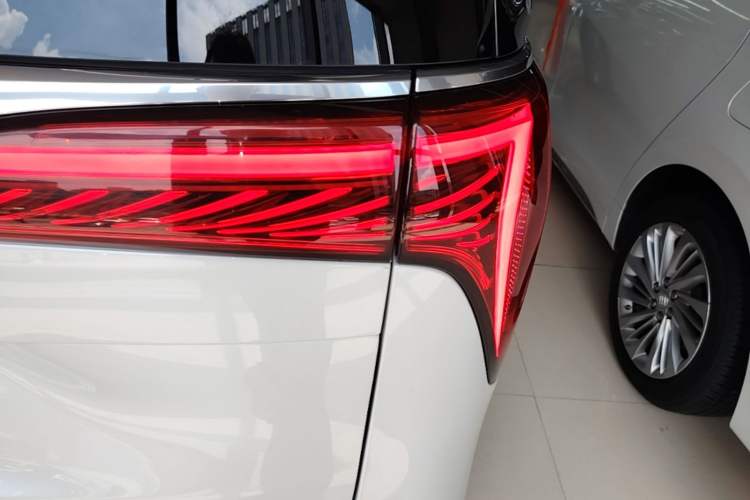 Used Buick Century 2023 2.0T Six-Seater Yinshi Edition Exterior 3