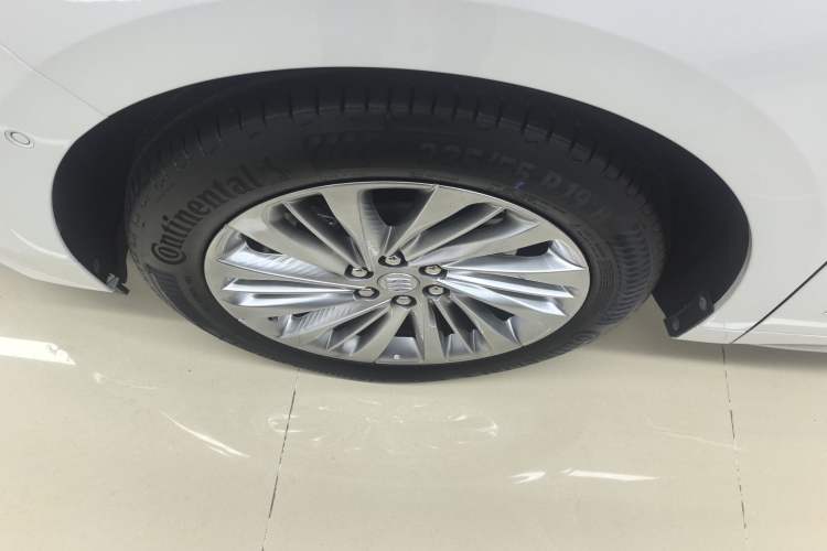 Used Buick Century 2023 2.0T Six-Seater Yinshi Edition Exterior 4
