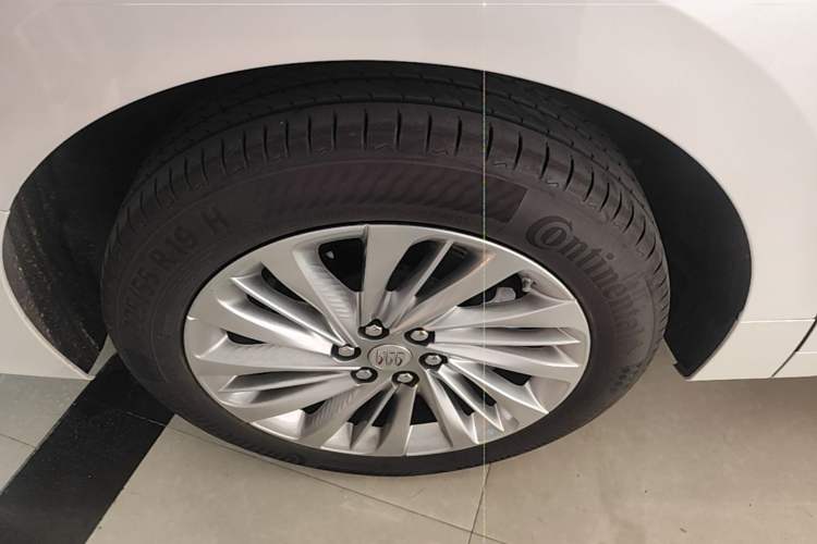 Used Buick Century 2023 2.0T Six-Seater Yinshi Edition Exterior 5