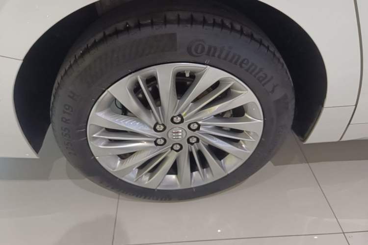 Used Buick Century 2023 2.0T Six-Seater Yinshi Edition Exterior 5