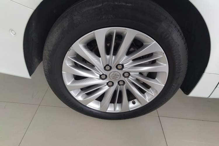 Used Buick Century 2023 2.0T Six-Seater Yinshi Edition Exterior 5