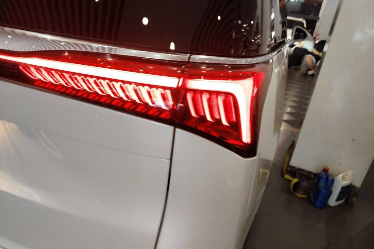 Used Buick Century 2023 2.0T Seven-Seater Deluxe Edition Exterior 6