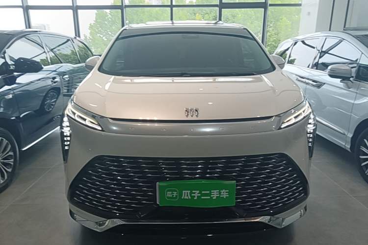 Used Buick Century 2023 2.0T Six-Seater Yinshi Edition Front