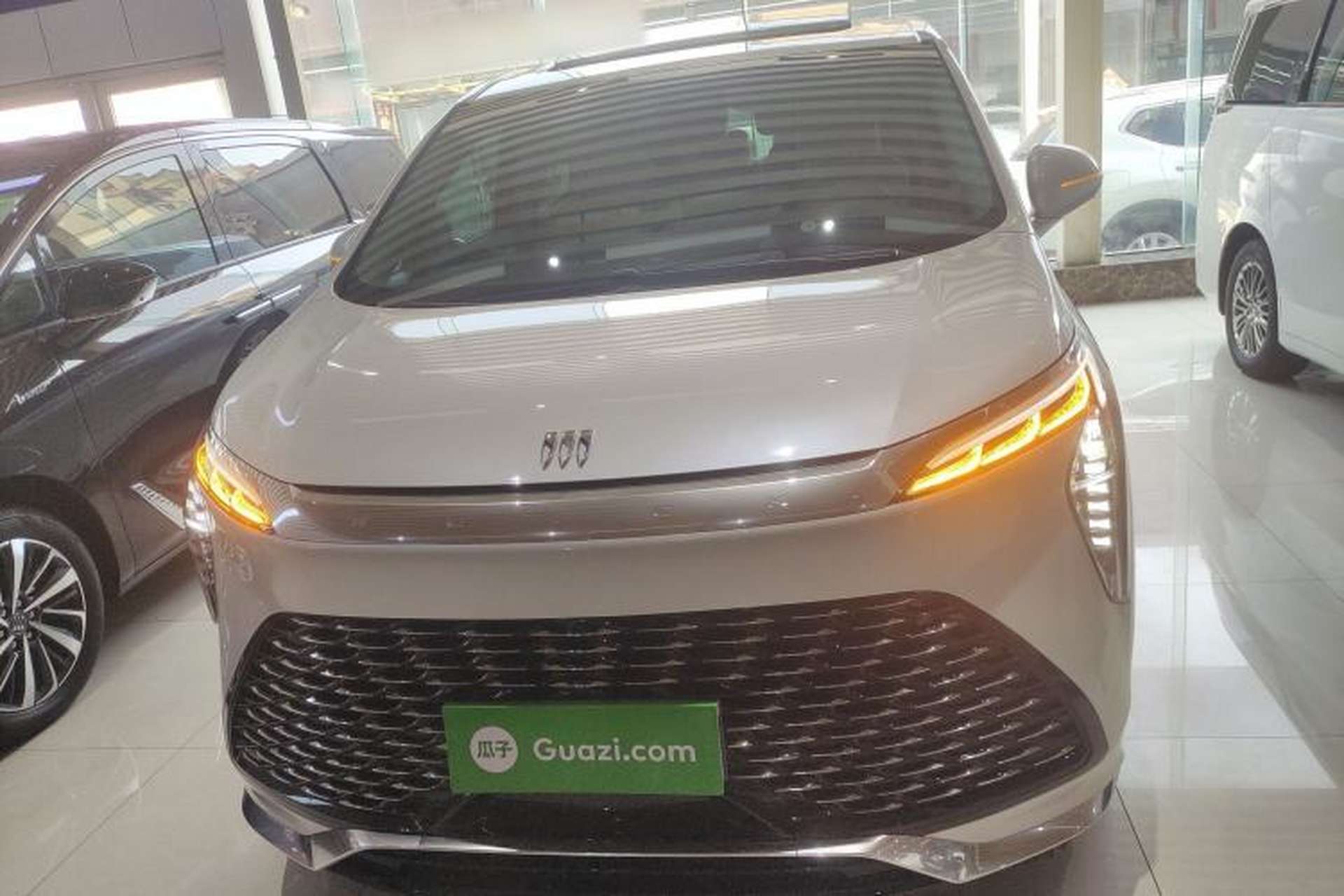 Used Buick Century 2023 2.0T Six-Seater Yinshi Edition Front