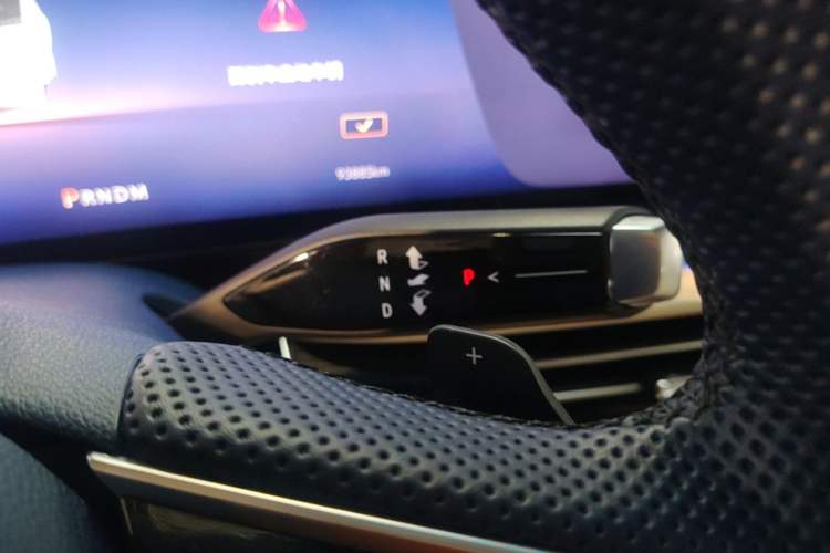 Used Buick Century 2023 2.0T Six-Seater Yinshi Edition Gear Lever